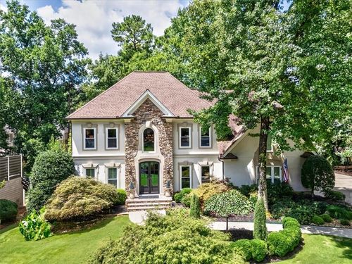 2640 Coachmans Cir, Alpharetta, GA, 30022-4001 | Card Image