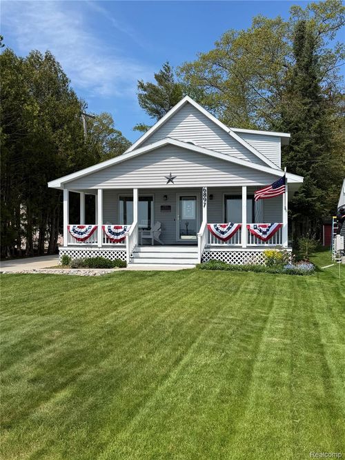 6897 N Us Highway 23, Oscoda, MI, 48750-9739 | Card Image