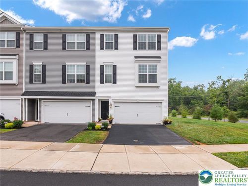 131 Edgewater Ct, QUAKERTOWN, PA, 18951-3111 | Card Image