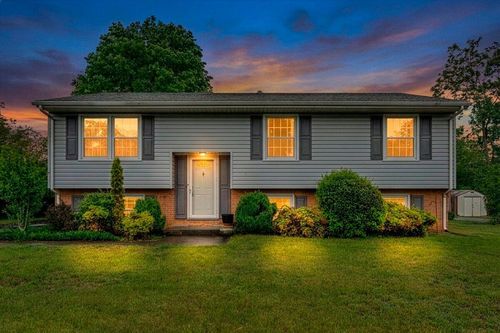 3722 Meadowlark Rd, Roanoke, VA, 24018 | Card Image