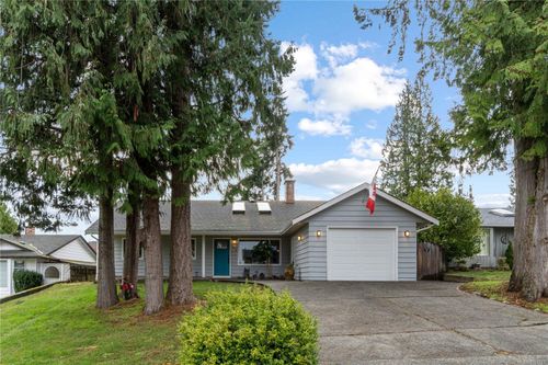 750 Bradbury Ave, Parksville, BC, V9P1B8 | Card Image