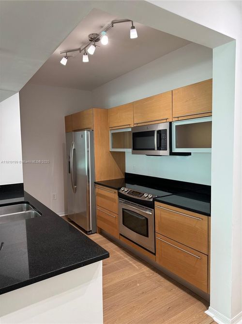 apt-500-951 Brickell Ave, Miami, FL, 33131-3932 | Card Image