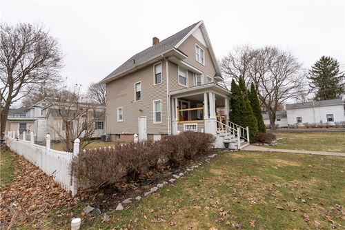 20 W Elisha St, Waterloo, NY, 13165-1038 | Card Image