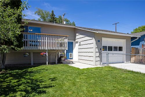18 Russell Park W, Missoula, MT, 59801-8440 | Card Image