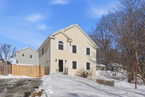 18 Riverton Rd, Springfield, MA, 01109-1835 | Card Image