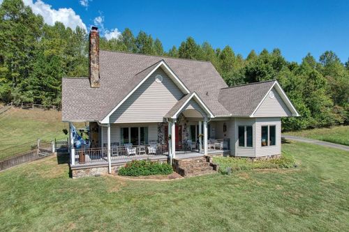 208 Rich Dr, Blairsville, GA, 30512-5909 | Card Image