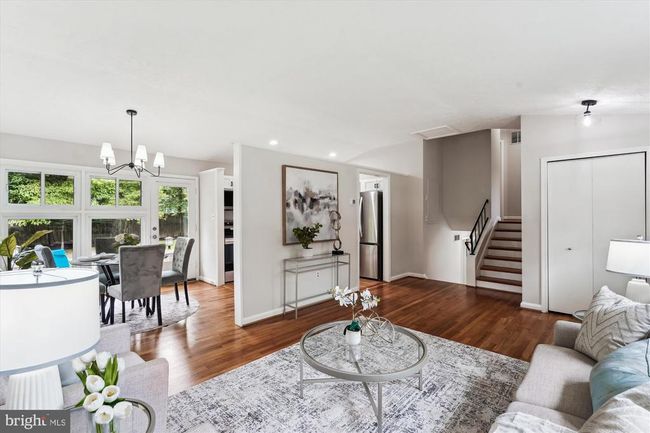10831 Woodland Dr, House other with 3 bedrooms, 2 bathrooms and null parking in FAIRFAX VA | Image 5