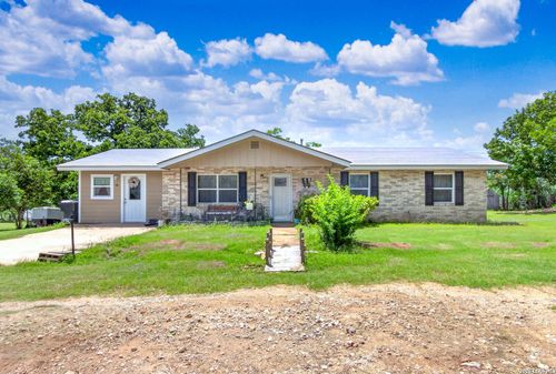 461 Shortys Ln, Fredericksburg, TX, 78624-5913 | Card Image