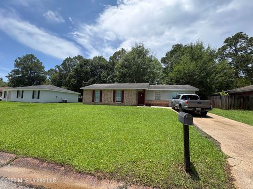 104 Olympic Cir, Ocean Springs, MS, 39564-5807 | Card Image