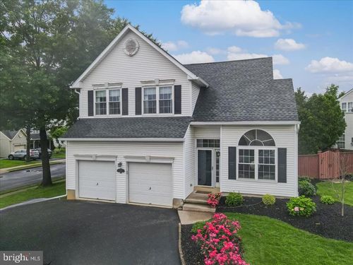 358 Lenape Trl, Allentown, PA, 18104-8662 | Card Image