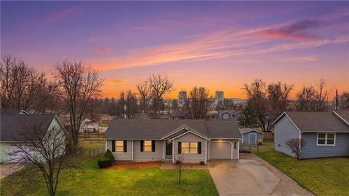 33775 Valleyview St, De Soto, KS, 66018-8367 | Card Image