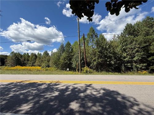 8 Park Springs Rd, Providence, NC, 27315-9721 | Card Image