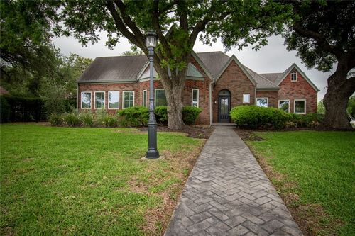 261 Louisiana Ave, Corpus Christi, TX, 78404-1703 | Card Image