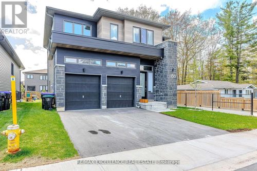 80 Berkely St, Wasaga Beach, ON, L9Z0K5 | Card Image