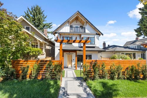1-2247 Parker St, Vancouver, BC, V5L2L8 | Card Image