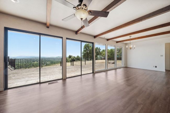 Family Room | Image 28