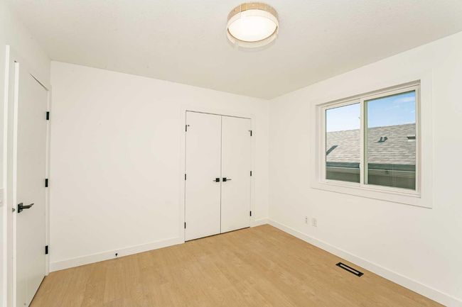 135 Sandringham Rd Nw, House other with 4 bedrooms, 4 bathrooms and 4 parking in Calgary AB | Image 35
