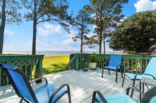 6042 Dolphin Rd, House other with 3 bedrooms, 2 bathrooms and 2 parking in Oriental NC | Image 36
