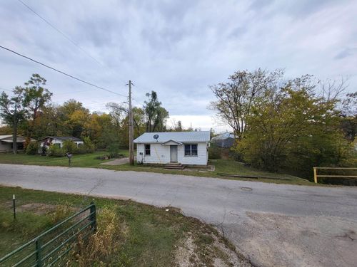 8885 Park St, Birch Tree, MO, 65438-8663 | Card Image
