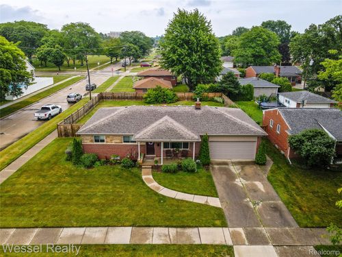 28460 Palm Beach Dr, Warren, MI, 48093-8220 | Card Image