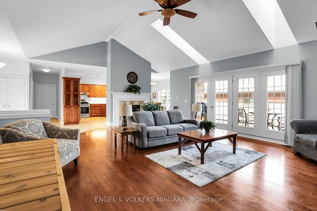 28 Cherry Ridge Blvd, House other with 4 bedrooms, 4 bathrooms and 4 parking in Fenwick ON | Image 9