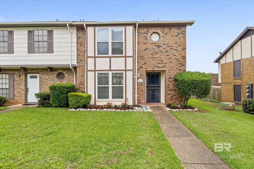 527 Highland Woods Dr W, Mobile, AL, 36608-3347 | Card Image