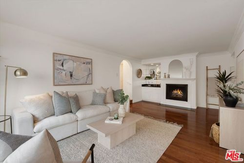107-1021 5th St, Santa Monica, CA, 90403-3821 | Card Image