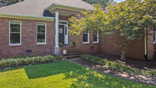 132 Ashton Cir, Fayetteville, TN, 37334-9272 | Card Image