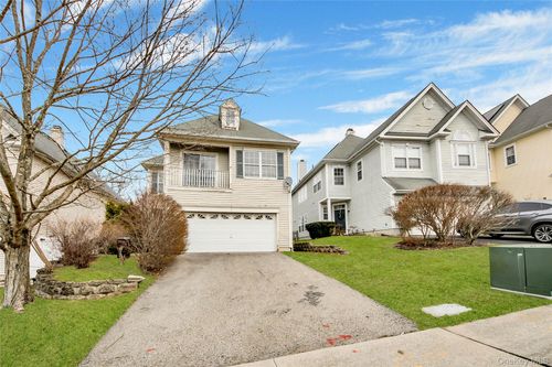 130 Benefield Blvd, Peekskill, NY, 10566-6813 | Card Image