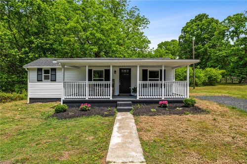 135 Highland Ave, Eden, NC, 27288-2217 | Card Image