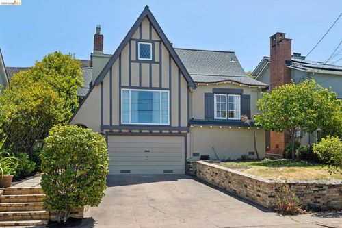 111 Windsor Ave, Kensington, CA, 94708-1042 | Card Image