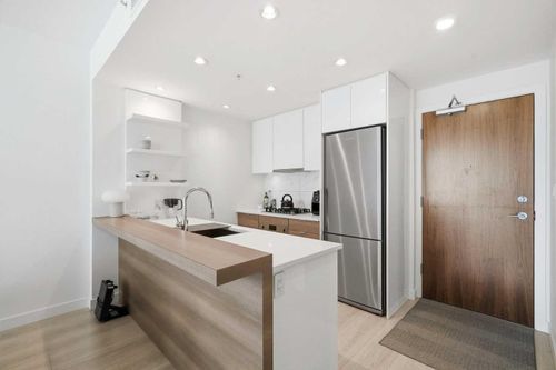 303-138 Waterfront Crt Sw, Calgary, AB, T2P1L1 | Card Image