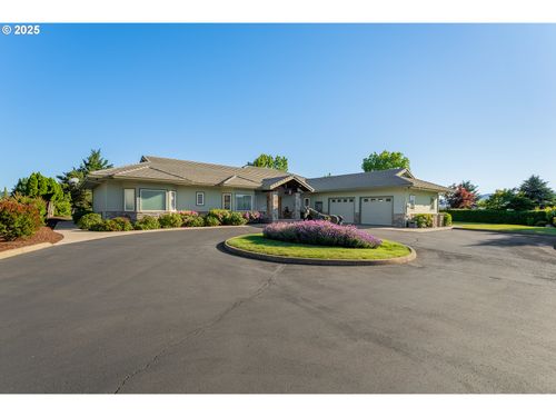 245 Fairway Village Ln, Roseburg, OR, 97471-8886 | Card Image