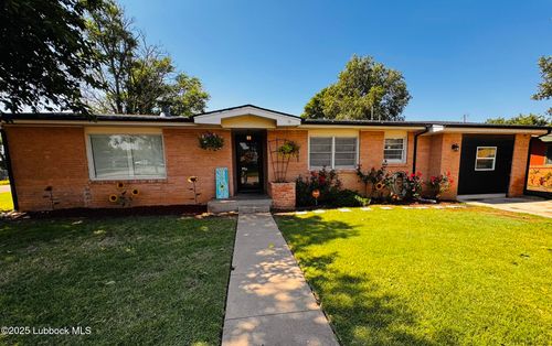 2901 W 11th St, Plainview, TX, 79072-6131 | Card Image