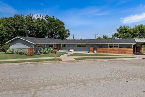 1613 S Cliff St, Decatur, TX, 76234-2828 | Card Image