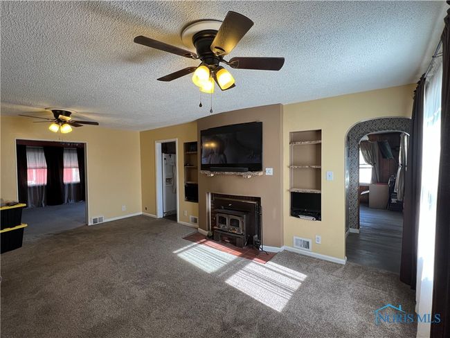 657 N Sandusky St, House other with 3 bedrooms, 2 bathrooms and 8 parking in Tiffin OH | Image 4