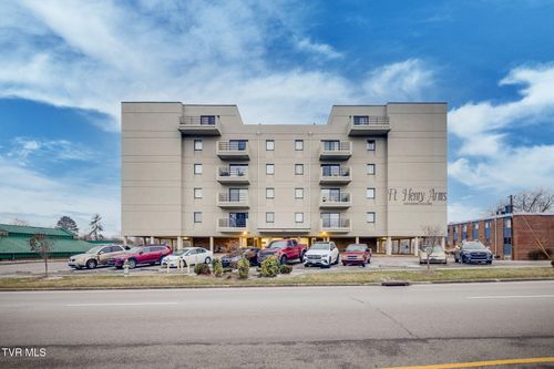p-d-1585 Fort Henry Dr, Kingsport, TN, 37664-2598 | Card Image