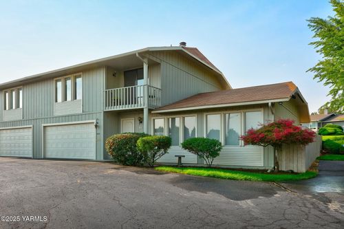 31-3008 Englewood Ave, YAKIMA, WA, 98902-1519 | Card Image