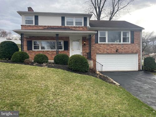 2620 Raleigh Dr, YORK, PA, 17402-3915 | Card Image