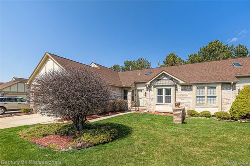 15589 Heather Ridge Trl, Clinton Township, MI, 48038-1668 | Card Image