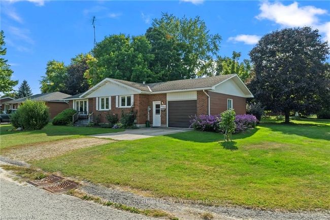 2022 Nelson St N, House other with 3 bedrooms, 1 bathrooms and 3 parking in Gorrie ON | Image 9