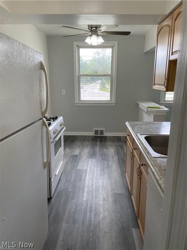 1 2027 Warrensville Center Road, Sold in South Euclid Zoocasa