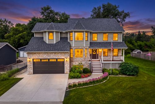 318 West Rd, Lombard, IL, 60148-1541 | Card Image