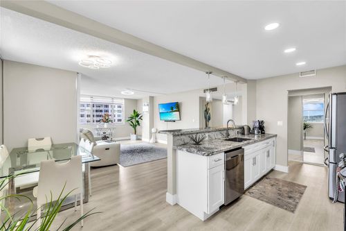 apt-810-4330 Hillcrest Dr, Hollywood, FL, 33021-7933 | Card Image