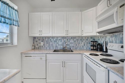 376 Markham Q, Deerfield Beach, FL, 33442-2716 | Card Image