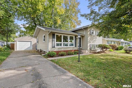 2625 Holly Dr, Bettendorf, IA, 52722-3037 | Card Image