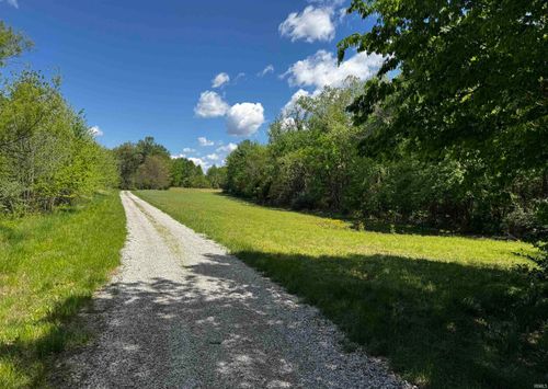 5911 Goerlitz Road, Boonville, IN, 47601 | Card Image