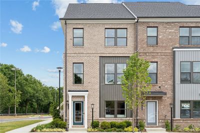 9930 Magnolia Ridge Drive, Townhouse with 3 bedrooms, 2 bathrooms and null parking in Glen Allen VA | Image 3