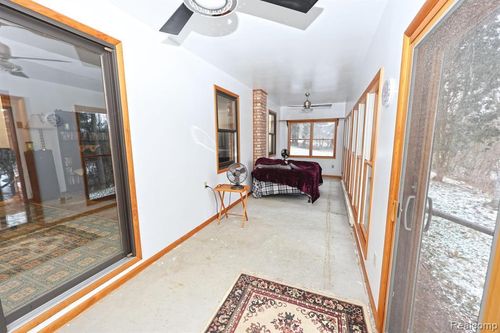 11575 Us Highway 31, Berrien Springs, MI, 49103-9615 | Card Image