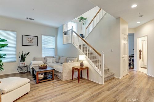 285 Woodcrest Ln, Aliso Viejo, CA, 92656-2135 | Card Image